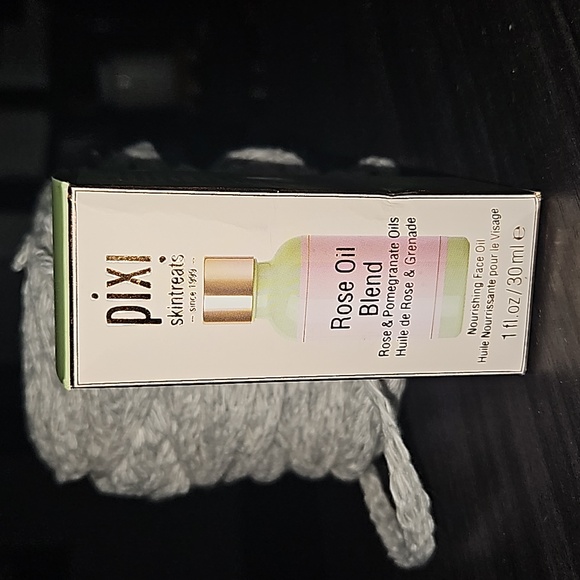 Pixi Other - Pixi skintreata rose oil blend, 1 fl .oz nourishing face oil. New.